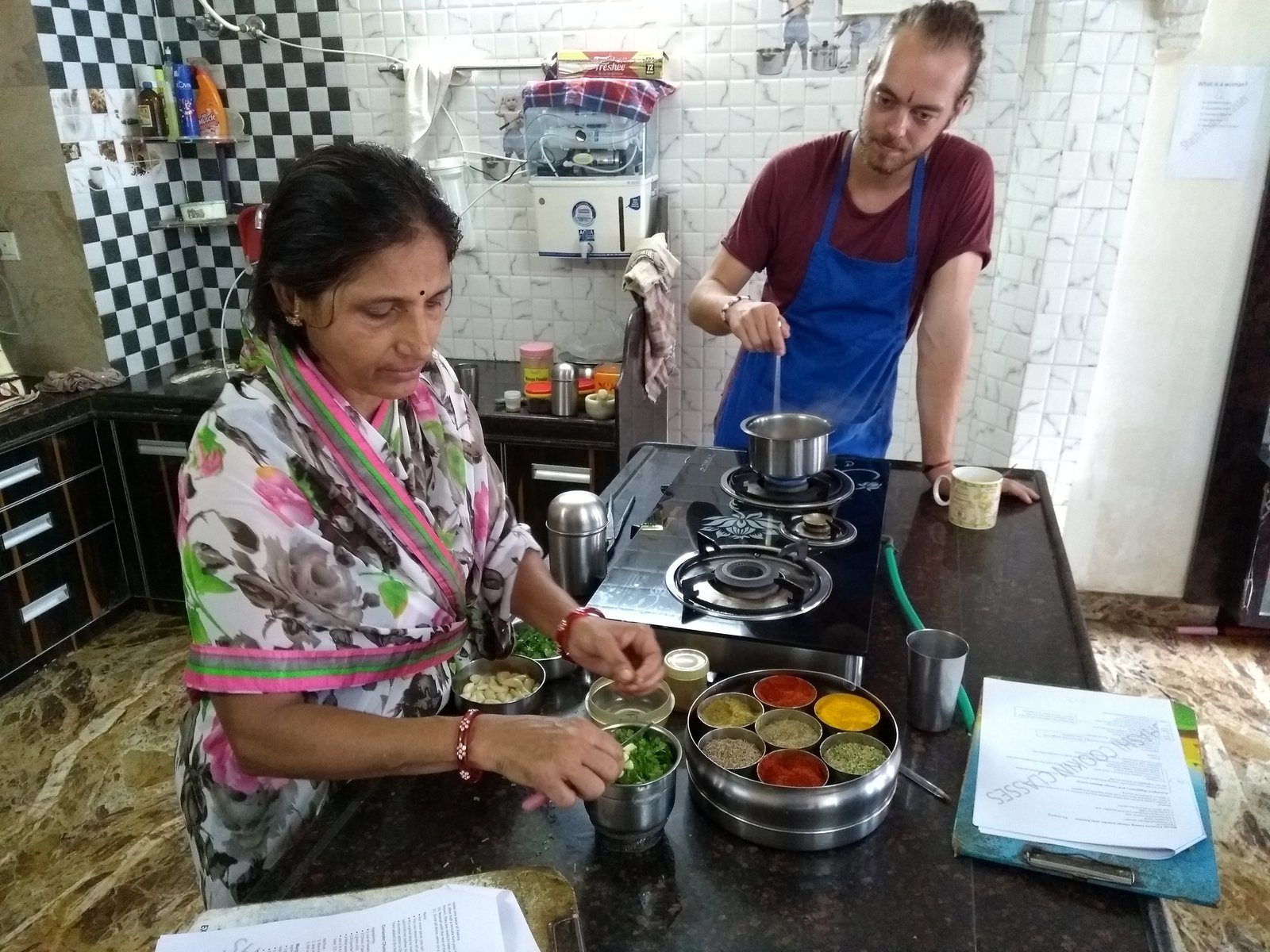 Shashi am Kochen